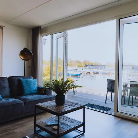 De Meerparel-9 Apartmán *